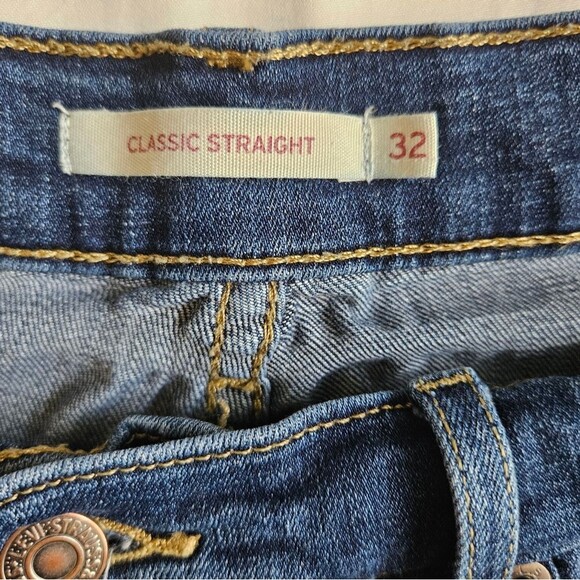 Levi's Jeans Women’s 32 (34x29) Blue Classic Straight Leg Mid Rise Western GUC - Picture 2 of 9